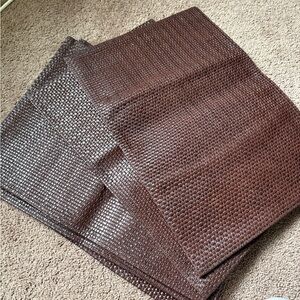 6 Brown dakota placemat used